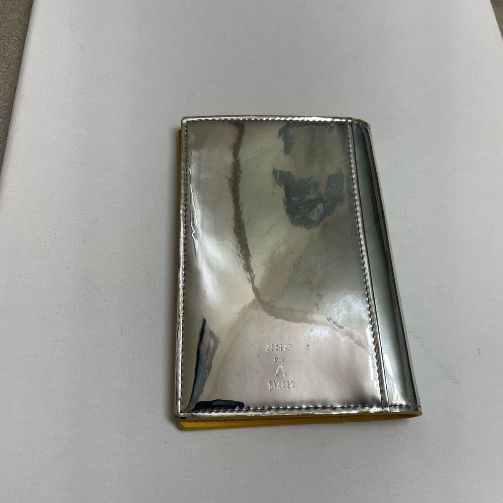 Joseph & Stacey Women’s Silver Mirror Large Wallet Bifold Yellow Inside - Picture 3 of 11
